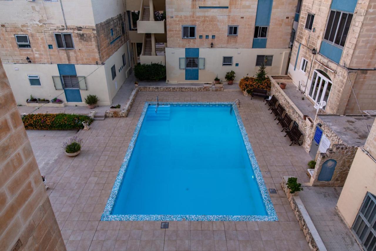 Dolmen Court Flat 10, Qawra Apartament *